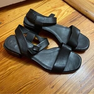 CAMPER Black Leather Strappy Low Block Chunky Heel Sandals EU 39 US 8.5
